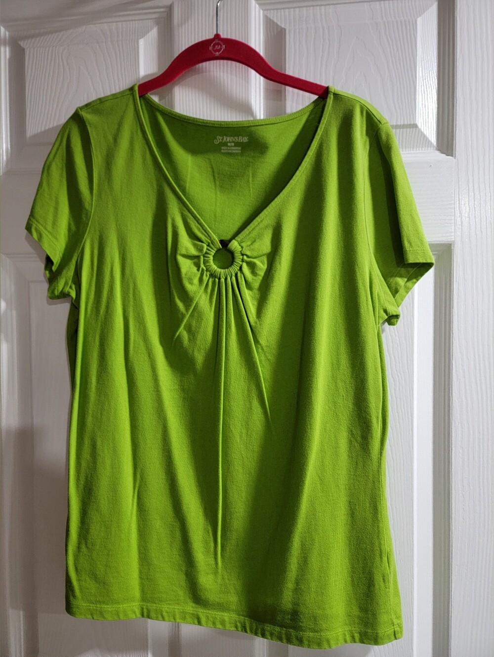 CLOSET CLEANOUT-Lot of 4 Women's Short Sleeve Tops- size Mediums- great shape - Picture 11 of 12